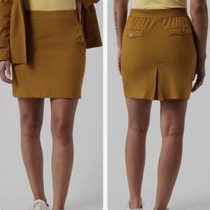 Athleta Vienna cargo skort